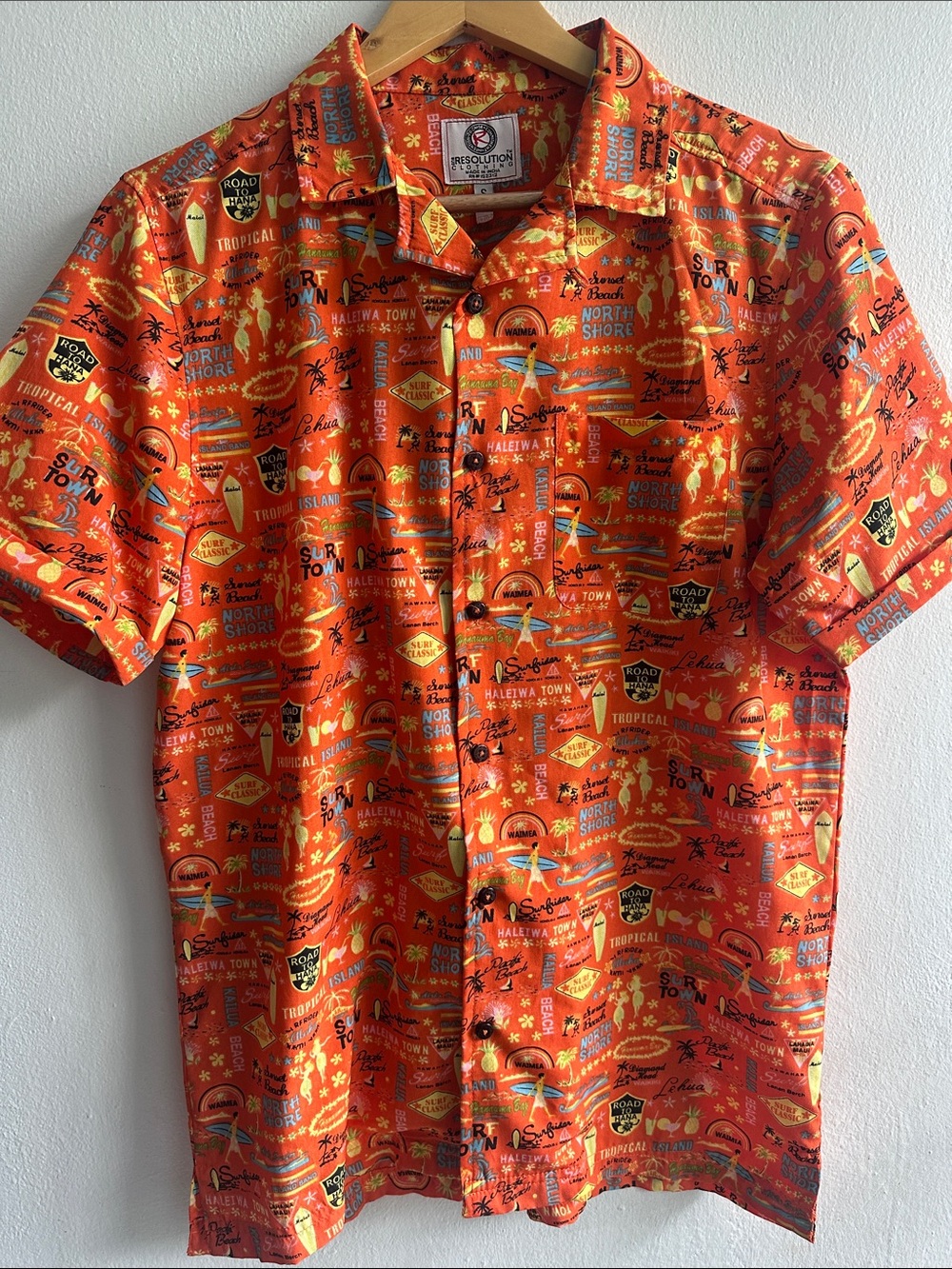 Revolution Men's Bright Orange Tropical Print Short-Sleeve Button-Down Shirt